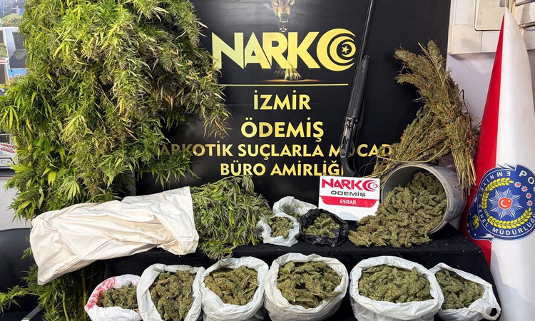 Gündemden Son Bilgiler: İzmir Ödemiş'te uyuşturucu operasyonunda 7 kilo 671 gram esrar ele geçirildi