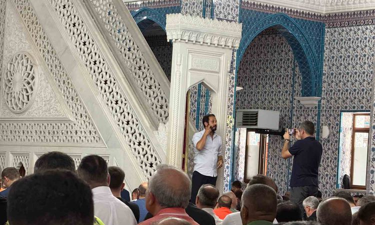 Gündemden Son Bilgiler: Iğdır'da Cuma Hutbesi İşaret Diliyle Eş Zamanlı Çevrildi