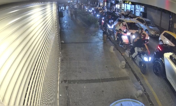 Gündemden Son Bilgiler: Kağıthane'de kapalı kuyumcuya 4 kurşun isabet etti, 5 şüpheli yakalanarak gözaltına se