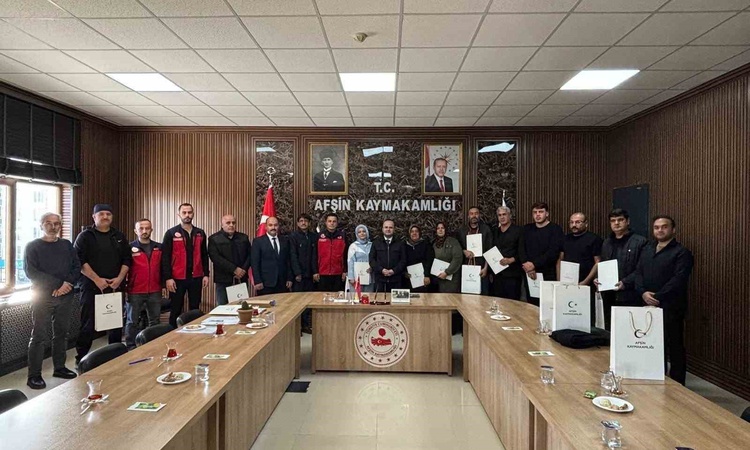 Gündemden Son Bilgiler: Kahramanmaraş Afşin'de 12 kursiyer sulama eğitimi sertifikası aldı: Gelişmeler Takip E