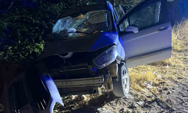 Gündemden Son Bilgiler: Kamyon ile otomobil çarpıştı: 1 yaralı - Son Dakika Bilgileri