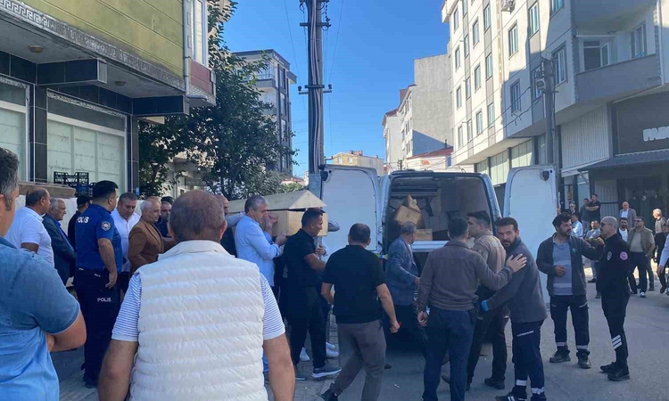 Gündemden Son Bilgiler: Kapaklı'da eşini bıçakla öldürdüğü iddiasıyla 80 yaşındaki kişi yakalanarak gözaltına