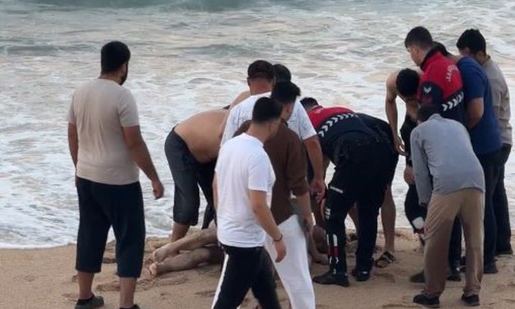 Gündemden Son Bilgiler: Karaburun’da dalgaların sürüklediği 58 yaşındaki adam yaşamını yitirdi ve Merak Edilen