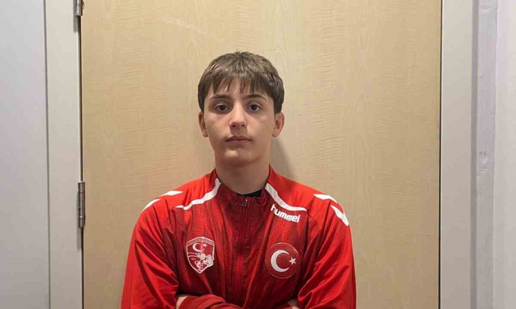 Gündemden Son Bilgiler: Kayseri SEM'in 3 güreşçisi U-15 Balkan Şampiyonası'nda mindere çıkacak: Gelişmeler Tak