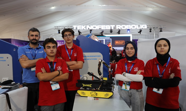 Gündemden Son Bilgiler: Kayserili öğrenci ekibi TEKNOFEST'te DENEYAP Kart ile görev aracı geliştirdi | İşte Tü