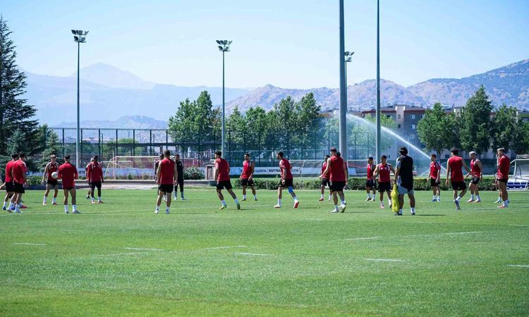 Gündemden Son Bilgiler: Kayserispor; Iğdır FK maçı hazırlıklarını tamamladı ve Merak Edilenler
