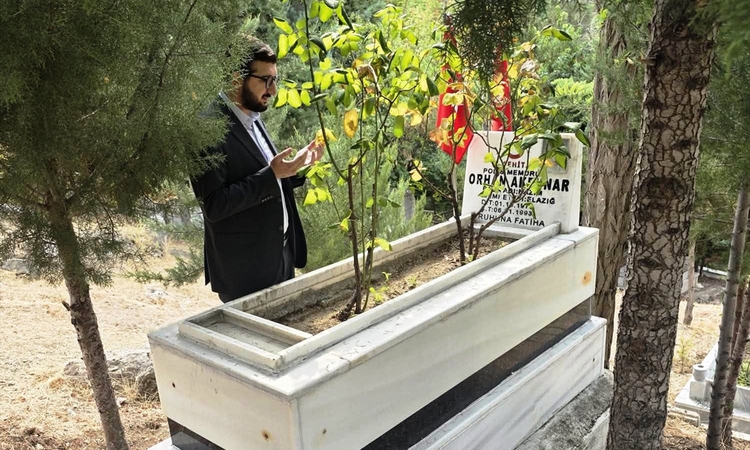 Gündemden Son Bilgiler: Keban Müftüsü Çiçen şehit ve gazilerin kabirlerini ziyaret etti | İşte Tüm Ayrıntılar
