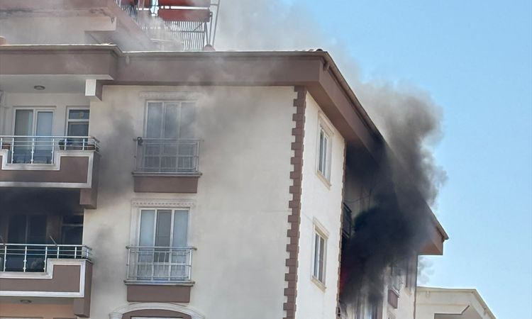 Gündemden Son Bilgiler: Kilis'te Ev Yangını: 3 Kişi Hastaneye Kaldırıldı | İşte Tüm Ayrıntılar