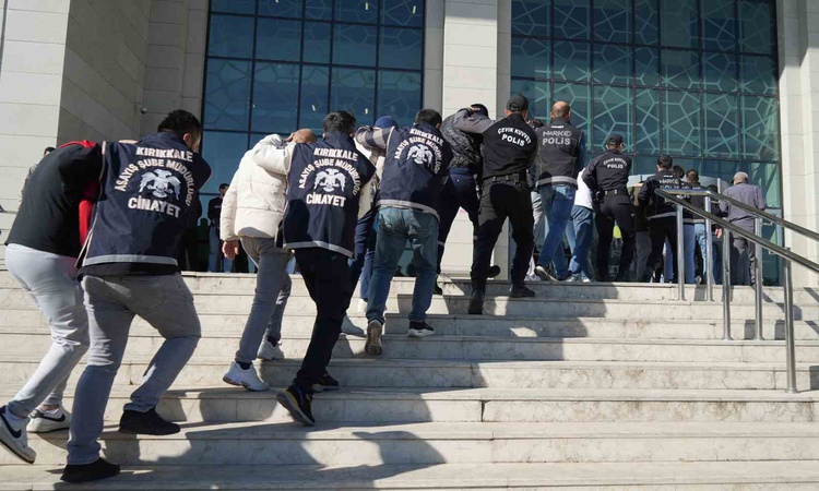 Gündemden Son Bilgiler: Kırıkkale'de 35 gözaltının ardından Valilik çalışanı dahil 2 kişi hakkında tutuklama k