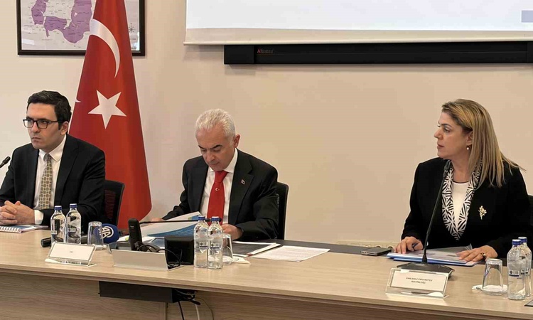 Gündemden Son Bilgiler: Kırklareli'nde bağımlılıkla mücadele toplantısında Vali Turan UYUMA'ya çağrı yaptı - S