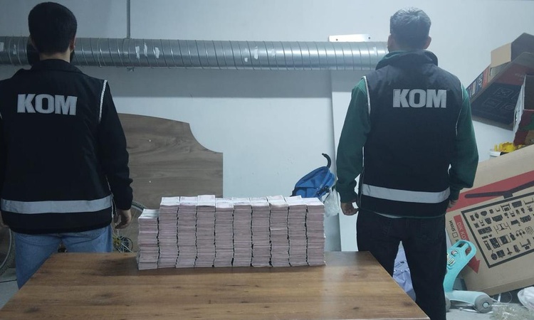 Gündemden Son Bilgiler: Kocaeli soruşturmasında İstanbul Pendik'te bodrumda 3 milyon 912 bin 800 TL bulundu -