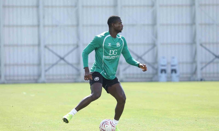 Gündemden Son Bilgiler: Konyaspor, Gençlerbirliği maçı hazırlıklarını Murat Kurum Tesisleri'nde sürdürdü ve Me