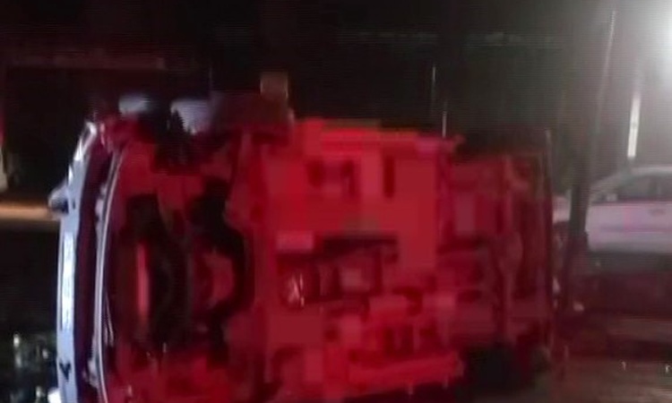 Gündemden Son Bilgiler: Malatya Yeşilyurt'ta minibüsle otomobil çarpıştı, 5 kişi yaralandı | İşte Tüm Ayrıntıl