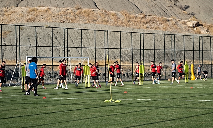 Gündemden Son Bilgiler: Mardin 1969 Spor, Kayserispor maçının hazırlıklarını sürdürüyor