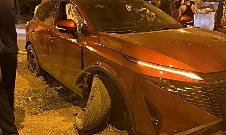 Gündemden Son Bilgiler: Mardin’de otomobil refüje çıktı: 1 yaralı ve Merak Edilenler