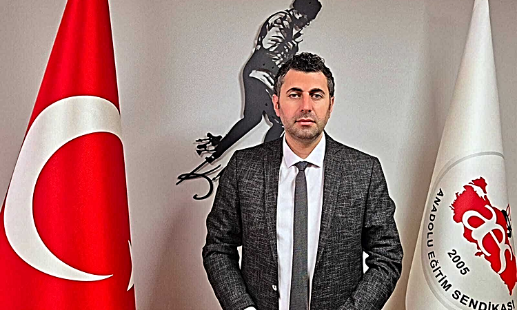 Gündemden Son Bilgiler: Mehmet Alper Öğretici, Manisa Turgutlu'daki okulda silahlı saldırıya tepki gösterdi |