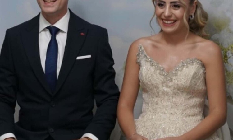 Gündemden Son Bilgiler: Menemen'de nişanlısı tarafından öldürülen Özge Penbegül cübbesiyle toprağa verildi | İ