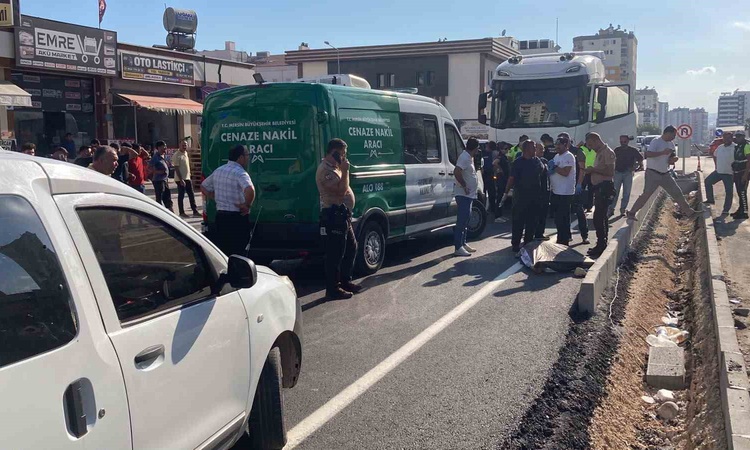 Gündemden Son Bilgiler: Mersin Erdemli'de tankerin çarptığı kadın yaşamını yitirdi, sürücü yakalanarak gözaltı