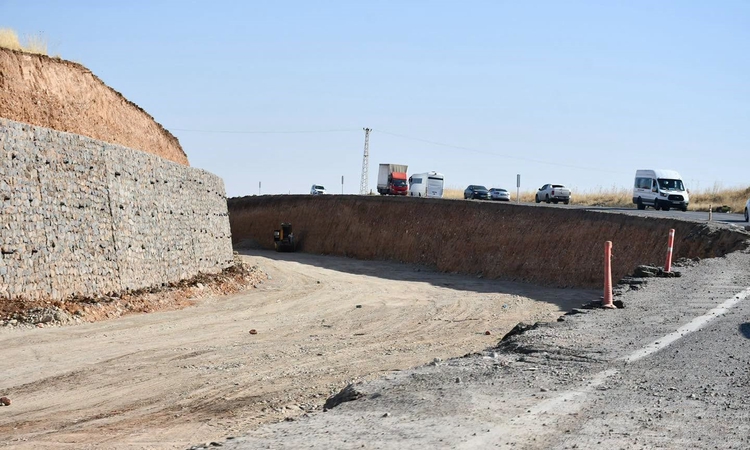 Gündemden Son Bilgiler: Milletvekili Tatar, Cizre-Silopi yolunda incelemede bulundu: Gelişmeler Takip Ediliyor