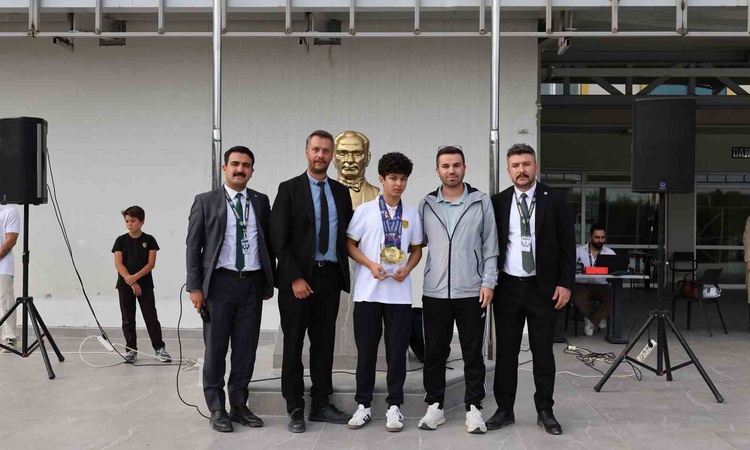 Gündemden Son Bilgiler: Milli masa tenisi sporcusu Rüzgar Alp Yalçınkaya, Hannover'de 4 altın madalya kazandı