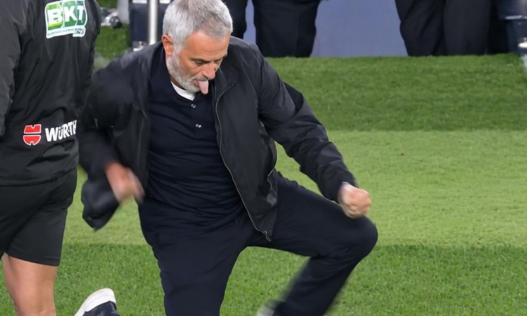 Gündemden Son Bilgiler: Mourinho'dan Barcelona taraftarını çıldırtan hareket: Gelişmeler Takip Ediliyor
