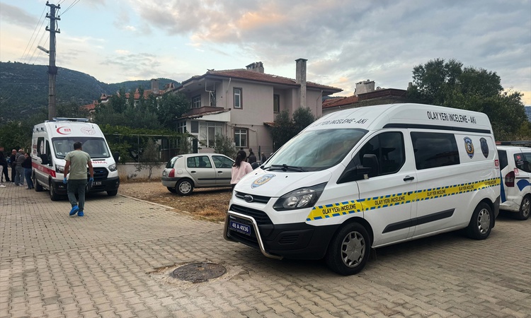 Gündemden Son Bilgiler: Muğla Menteşe'de 70 yaşındaki kadın evinde ölü bulundu, küpe ve bilezikleri yoktu