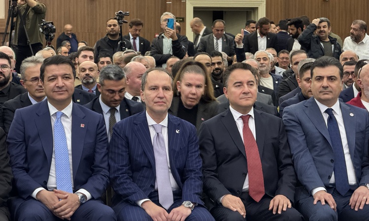 Gündemden Son Bilgiler: Necmettin Erbakan, 100. doğum yılında Konya'da dört genel başkanın katılımıyla anıldı