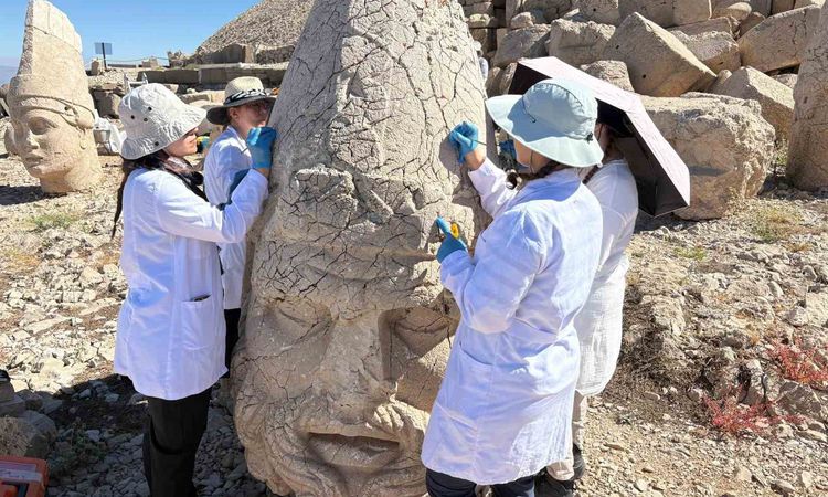 Gündemden Son Bilgiler: Nemrut'un Anıtsal Heykelleri Nanoteknolojiyle Korunuyor | İşte Tüm Ayrıntılar