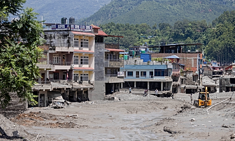 Gündemden Son Bilgiler: Nepal'deki selde can kaybı 1400'ü aştı: Gelişmeler Takip Ediliyor
