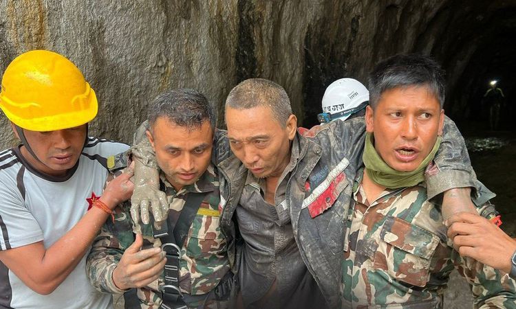 Gündemden Son Bilgiler: Nepal selinde Çinli işçi 11 gün sonra sağ kurtarıldı: Gelişmeler Takip Ediliyor