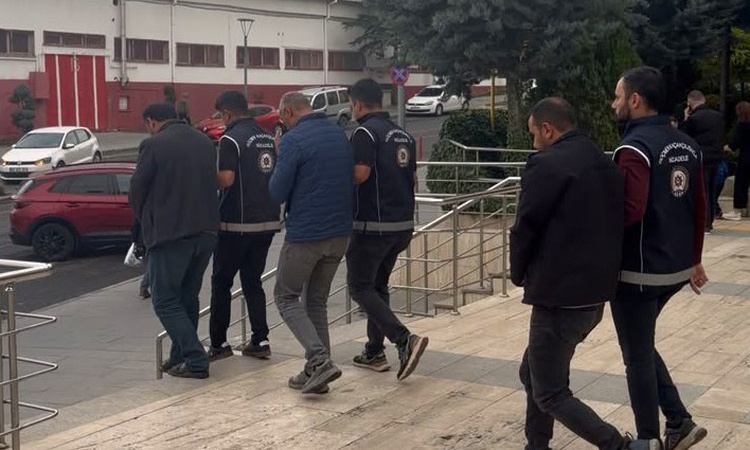 Gündemden Son Bilgiler: Nevşehir'de 4 göçmeni Ağrı'dan Aksaray'a götüren 3 şüpheli hakkında tutuklama kararı v