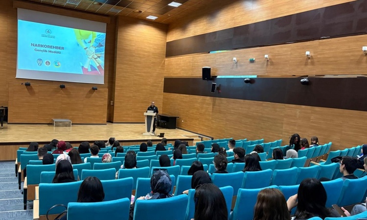 Gündemden Son Bilgiler: Niğde'de 15 etkinlikte 1557 kişiye uyuşturucu kullanımına karşı bilgilendirme yapıldı