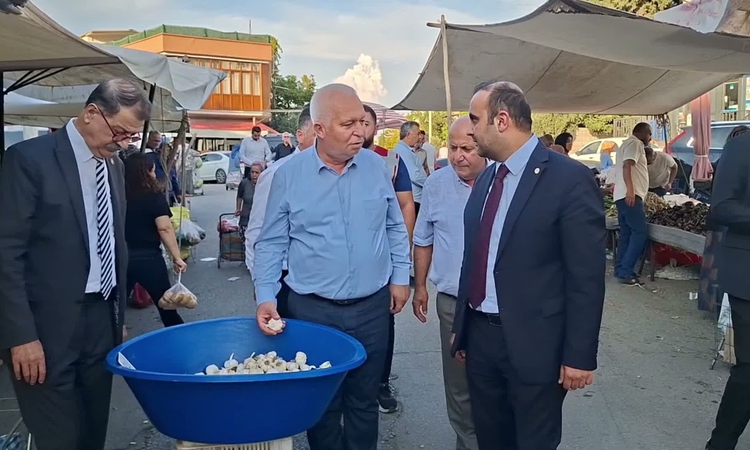 Gündemden Son Bilgiler: Osmaniye'de pazar esnafı YENİ Parti milletvekillerine 'Bıçak kemiğe dayandı' dedi - So