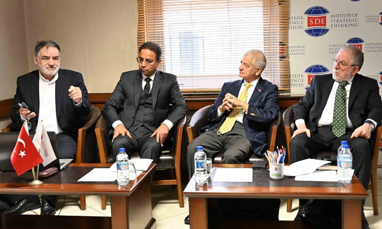 Gündemden Son Bilgiler: Pakistan'ın Ankara Büyükelçiliği Keşmir Kara Günü'nde Cammu-Keşmir paneli düzenledi