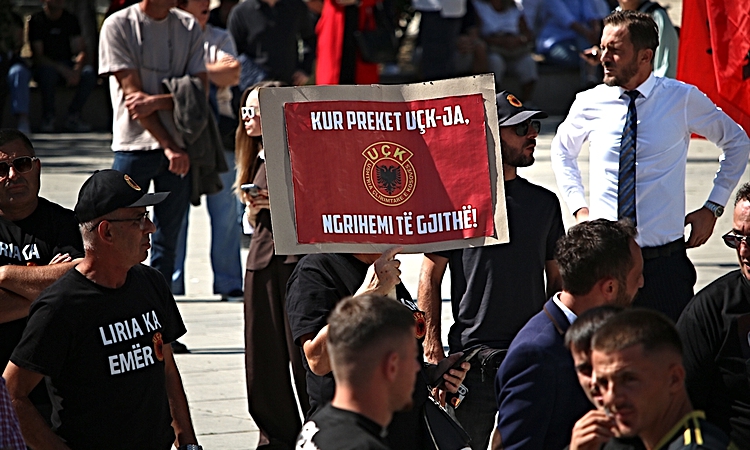 Gündemden Son Bilgiler: Priştine'de Thaçi ve UÇK komutanlarının Lahey'deki mahkumiyetine protestolar sürüyor: