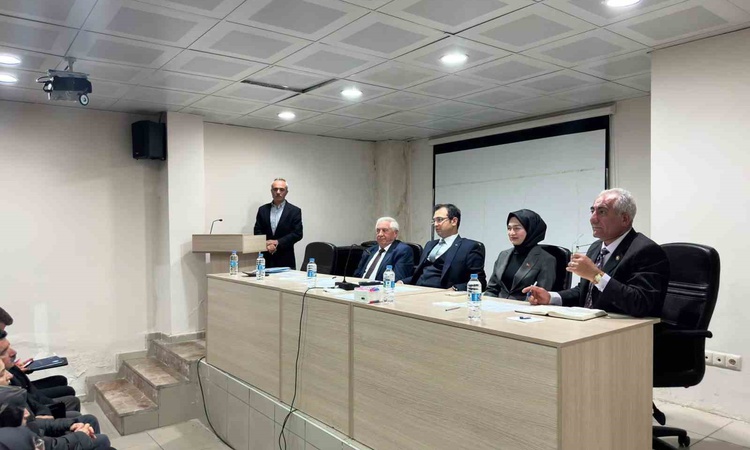 Gündemden Son Bilgiler: Refahiye'de 2027 köylere hizmet birliği bütçesi Kaymakam başkanlığında görüşüldü - Son
