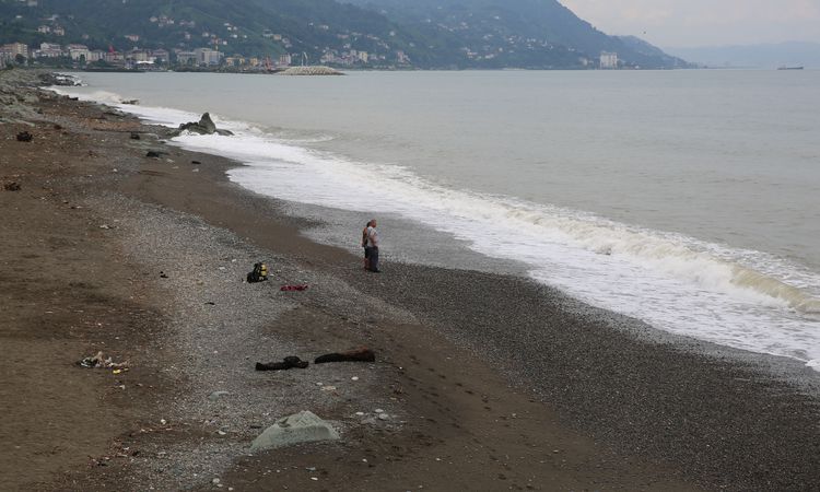 Gündemden Son Bilgiler: Rize'de Denizde Kaybolan 11 Yaşındaki Çocuk İçin Arama Sürüyor: Gelişmeler Takip Edili