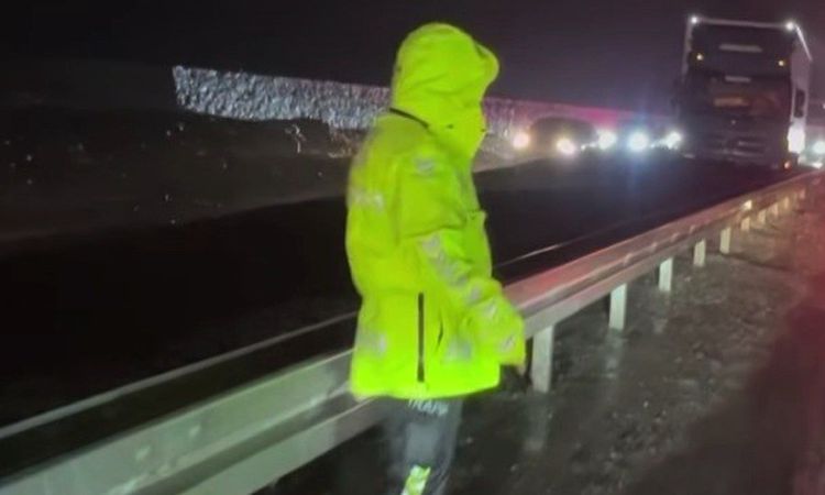 Gündemden Son Bilgiler: Sakaltutan Geçidi'nde Heyelan: Yol Yeniden Ulaşıma Açıldı: Gelişmeler Takip Ediliyor