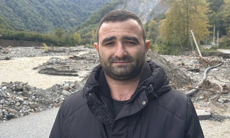 Gündemden Son Bilgiler: Sakarya Karapürçek'te taşan Kanlıçay Deresi DSİ ve belediye ekiplerince ıslah edildi v