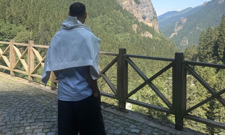 Gündemden Son Bilgiler: Salah'ın Trabzon aşkı! Derbide yine gol attı, yine soluğu yaylada aldı - Son Dakika Bi