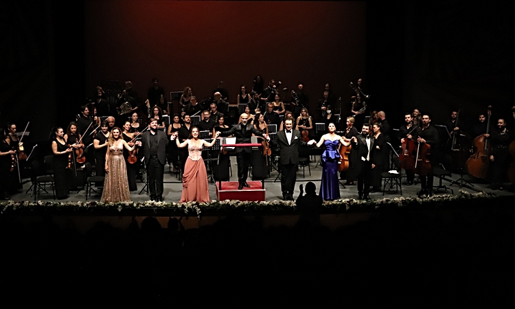Gündemden Son Bilgiler: Samsun Devlet Opera ve Balesi "Gala Konseri"ni sanatseverlerle buluşturdu