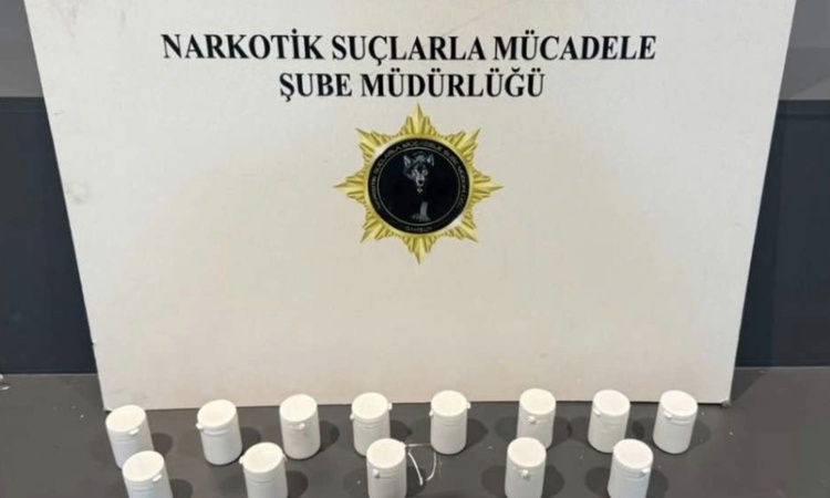 Gündemden Son Bilgiler: Samsun İlkadım'da 3 aranan şahıs yakalandı, 5 bin 630 uyuşturucu hap ele geçirildi ve