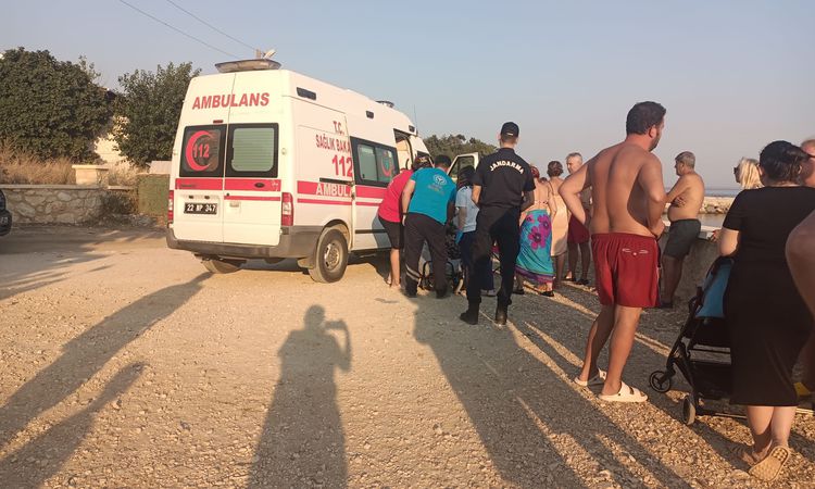 Gündemden Son Bilgiler: Saros Körfezi'nde Boğulma Tehlikesi: İki Kardeş Sahildeki Doktor Sayesinde Kurtarıldı