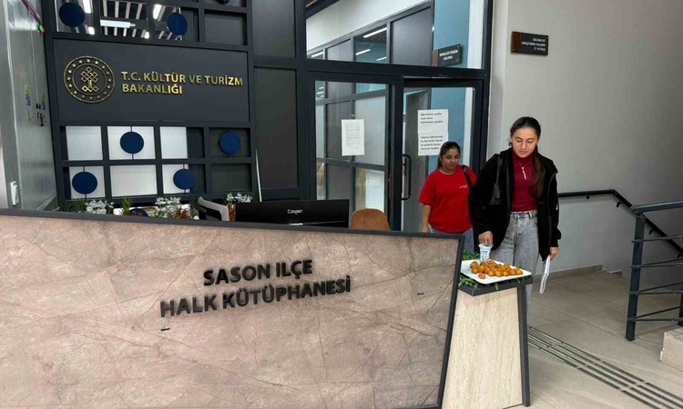 Gündemden Son Bilgiler: Sason'da ilçe bazında en fazla ziyaretçi çeken kütüphanede tatlı ikramı sürüyor - Son
