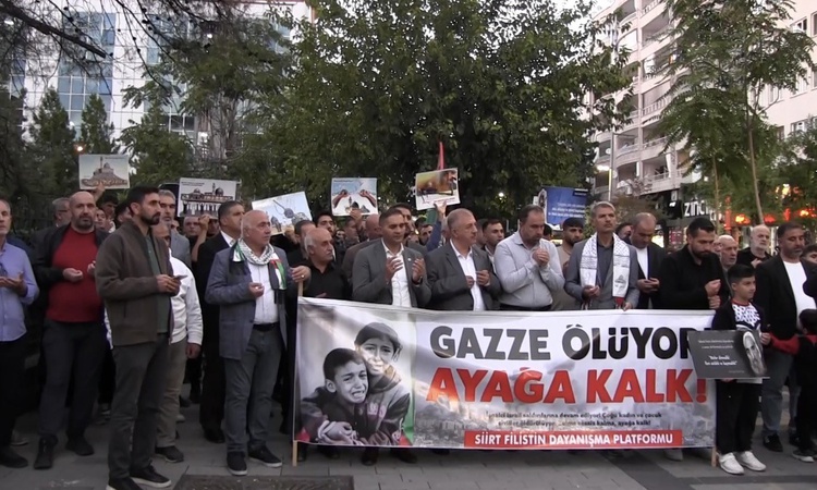 Gündemden Son Bilgiler: Siirt Filistin Dayanışma Platformu Aksa Tufanı'nın 3. yılında Filistin'e destek verdi.