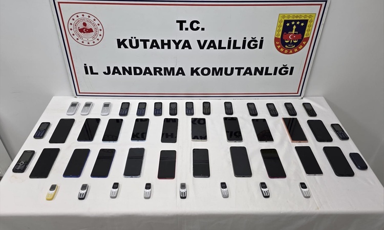 Gündemden Son Bilgiler: Simav'da jandarma operasyonunda 45 gümrük kaçağı cep telefonu ele geçirildi | İşte Tüm
