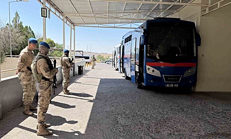 Gündemden Son Bilgiler: Siverek Cezaevi’nde korkutan yangın: 13 mahkum dumandan etkilendi | İşte Tüm Ayrıntıla