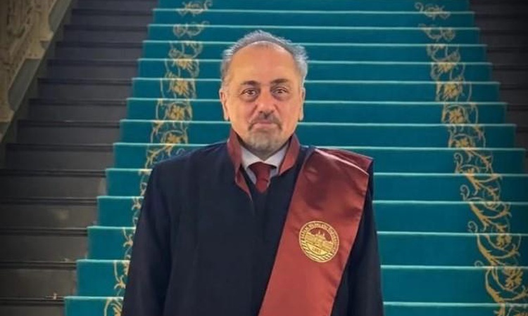Gündemden Son Bilgiler: Sürhat Müniroğlu kimdir, Sürhat Müniroğlu hangi görevlerde bulundu, hangi takımı tutuy