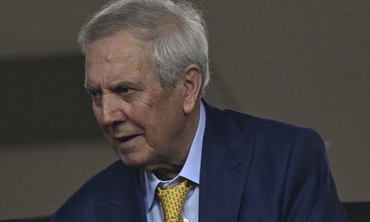 Gündemden Son Bilgiler: Takımı geride olan Aziz Yıldırım devre arasında harekete geçti ve Merak Edilenler