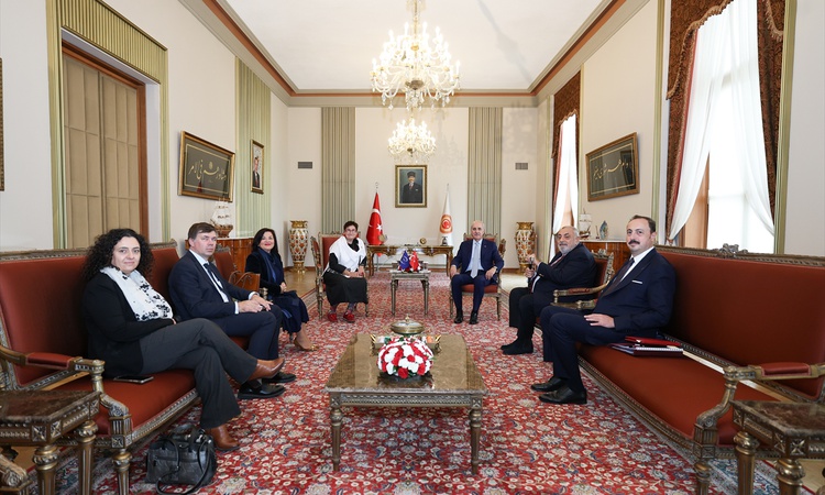 Gündemden Son Bilgiler: TBMM Başkanı Kurtulmuş, Bayr'a 467 oyla kabul edilen Terörsüz Türkiye yasasını anlattı